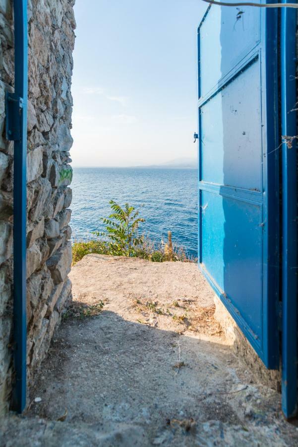 Epipleon Suites Agioi Apostoloi  Exterior foto
